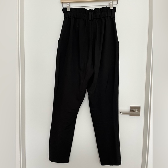 H&M Paperbag waist trousers. Size 6 - Picture 2 of 4
